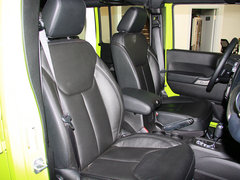 2013款 3.6L 四门摩崖特别版 5座
