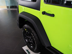 2013款 3.6L 四门摩崖特别版 5座
