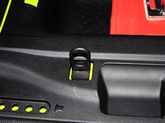 2013款 3.6L 四门摩崖特别版 5座