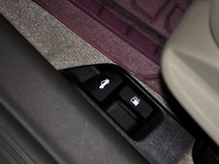 2013款 1.6GL-i 自动 型尚天窗版