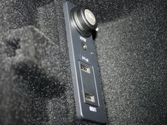 2013款 2.0T 自动 耀真版5门