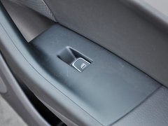 2013款 2.0T 35 TFSI 舒适型 5座
