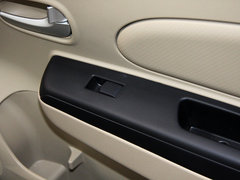2013款 1.6L 手动 时尚版