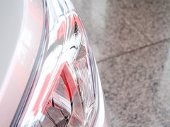 2013款 1.6L 手动 时尚版