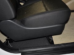 2013款 1.6L 手动 时尚版