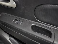 2013款 1.6L 手动 时尚版