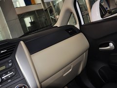 2013款 1.6L 手动 时尚版