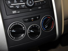 2013款 1.6L 手动 时尚版