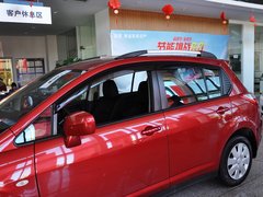 2013款 1.6L 手动 时尚版