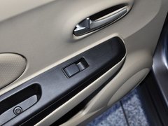 2013款 1.6L 自动 时尚版