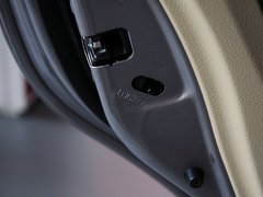 2013款 1.6L 手动 豪华版