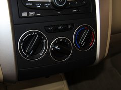 2013款 1.6L 手动 豪华版