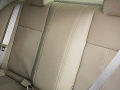 2013款 1.6L 自动 豪华版