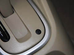 2013款 1.6L 自动 豪华版