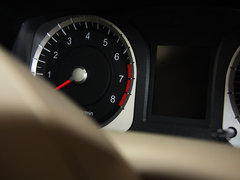 2013款 1.6L 自动 豪华版