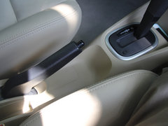 2013款 1.6L 自动 豪华版
