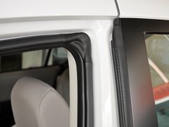2013款 2.0L 自动 舒适型 7座