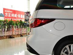 2013款 2.0L 自动 舒适型 7座