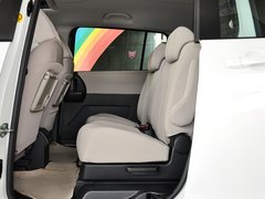 2013款 2.0L 自动 舒适型 7座