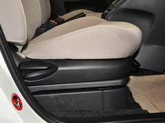 2013款 2.0L 自动 舒适型 7座