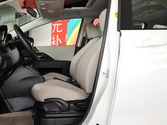2013款 2.0L 自动 舒适型 7座
