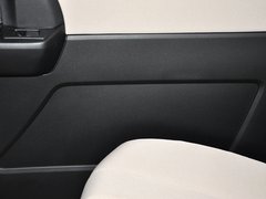 2013款 2.0L 自动 舒适型 7座
