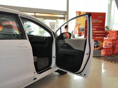 2013款 2.0L 自动 舒适型 7座