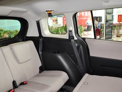 2013款 2.0L 自动 舒适型 7座
