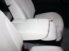 2013款 2.0L 自动 舒适型 7座
