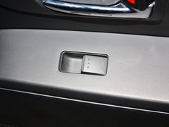 2013款 2.0L 自动 舒适型 7座
