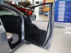 2013款 2.0L 自动 舒适型 7座