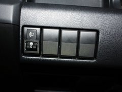 2013款 2.0L 自动 舒适型 7座