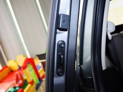 2013款 2.0L 自动 舒适型 7座