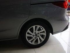 2013款 2.0L 自动 舒适型 7座