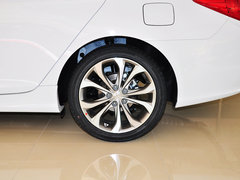 2013款 2.4L 自动 豪华版 国V