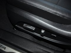 2013款 2.0L 自动 至尊版