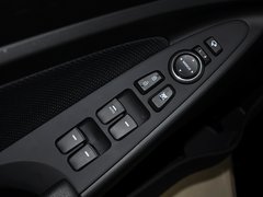 2013款 2.0L 自动 至尊版