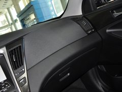 2013款 2.0L 自动 至尊版