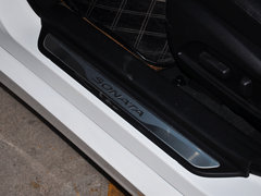 2013款 2.0L 自动 尊贵版
