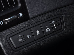 2013款 2.0L 自动 尊贵版