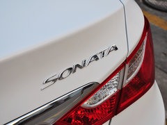 2013款 2.0L 自动 尊贵版