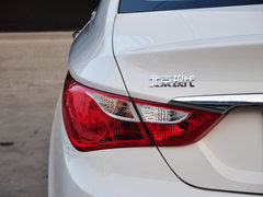 2013款 2.0L 自动 尊贵版