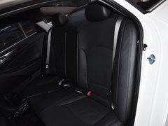 2013款 2.0L 自动 尊贵版