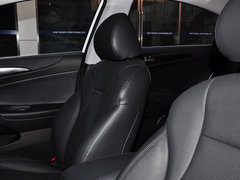 2013款 2.0L 自动 尊贵版