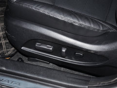 2013款 2.0L 自动 尊贵版