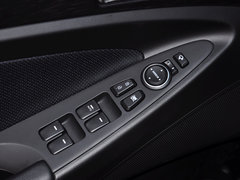 2013款 2.0L 自动 尊贵版