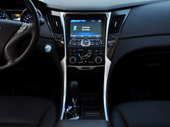 2013款 2.0L 自动 尊贵版