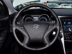 2013款 2.0L 自动 尊贵版