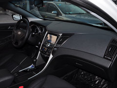 2013款 2.0L 自动 尊贵版