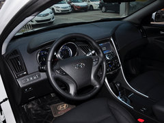2013款 2.0L 自动 尊贵版